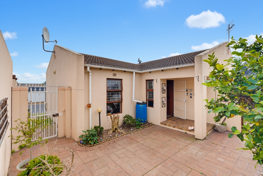 3 Bedroom Property for Sale in Edgemead Western Cape